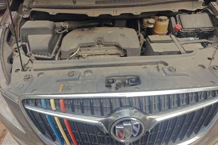 Used Buick GL8 2017 25S Luxury Version China V Standard Engine Bay