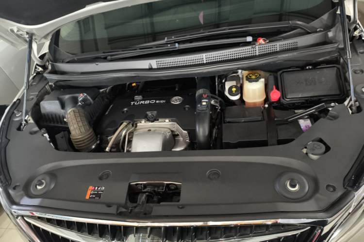 Used Buick GL8 2017 ES 28T Luxury Model China V Standard Engine Bay