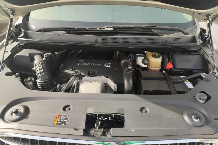 Used Buick GL8 2017 ES 28T Premium Version China V Standard Engine Bay