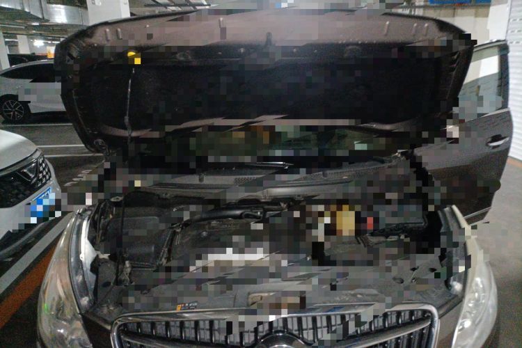 Used Buick GL8 2017 25S Luxury Version China V Standard Engine Bay