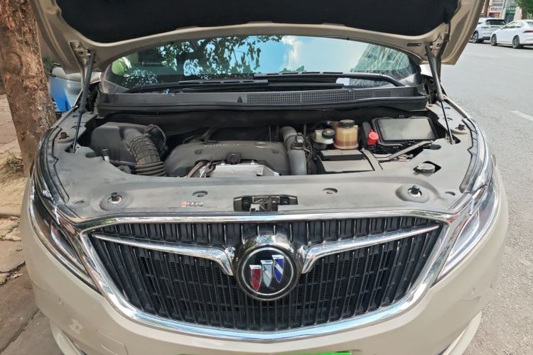 Used Buick GL8 2017 ES 28T Flagship Model China V Standard Engine Bay