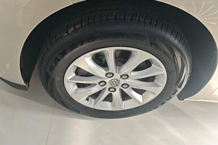 Used Buick GL8 2017 ES 28T Premium Version China V Standard Exterior 4