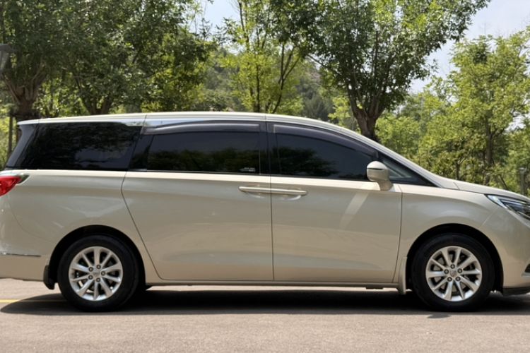 Used Buick GL8 2017 ES 28T Premium Version China V Standard Exterior 4