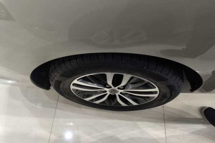 Used Buick GL8 2017 ES 28T Luxury Model China V Standard Exterior 5