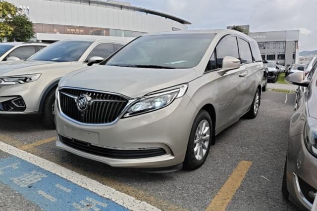 Ojetý Buick GL8 2017 ES 28T Comfort Model China V Standard