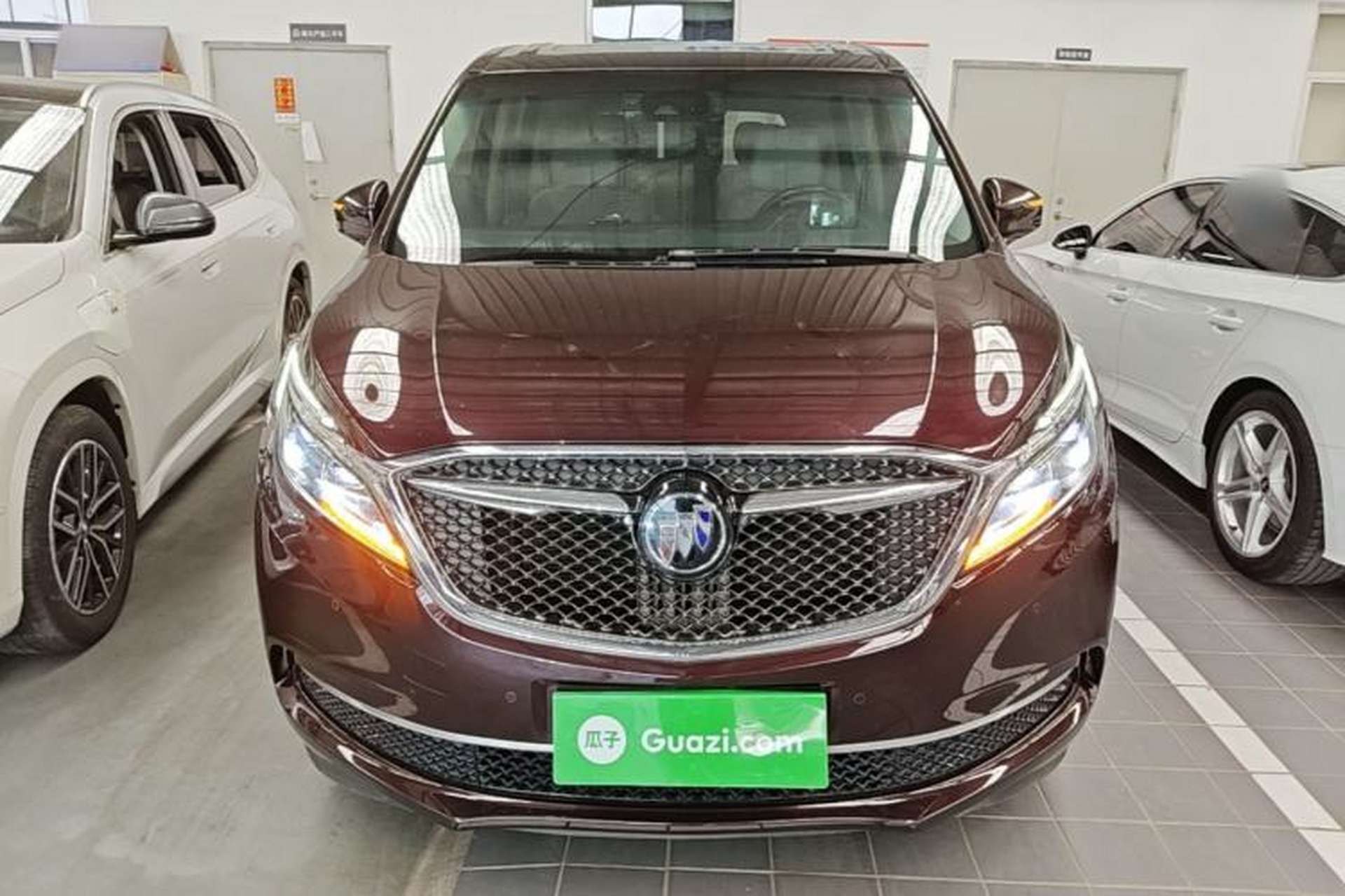 Used Buick GL8 2017 28T Avenir Avia National Emission Standard V Front