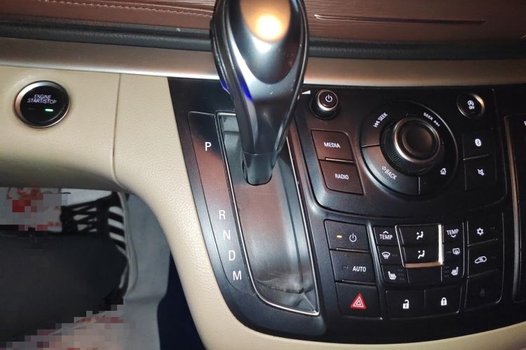 Used Buick GL8 2017 25S Luxury Version China V Standard Gear Lever