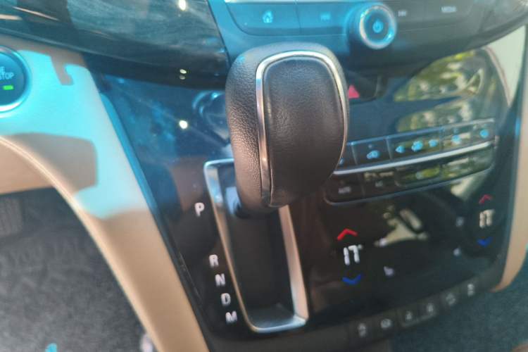 Used Buick GL8 2017 ES 28T Luxury Model China V Standard Gear Lever