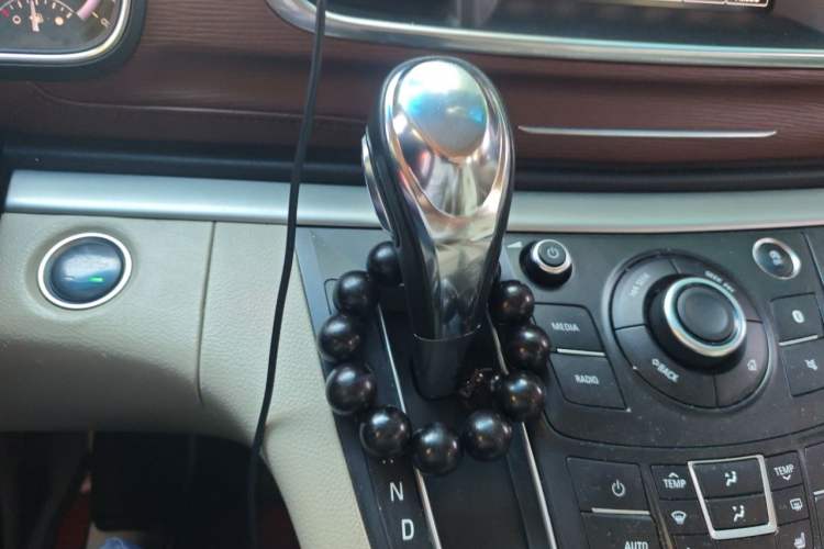 Used Buick GL8 2017 25S Prestige Version China V Standard Gear Lever