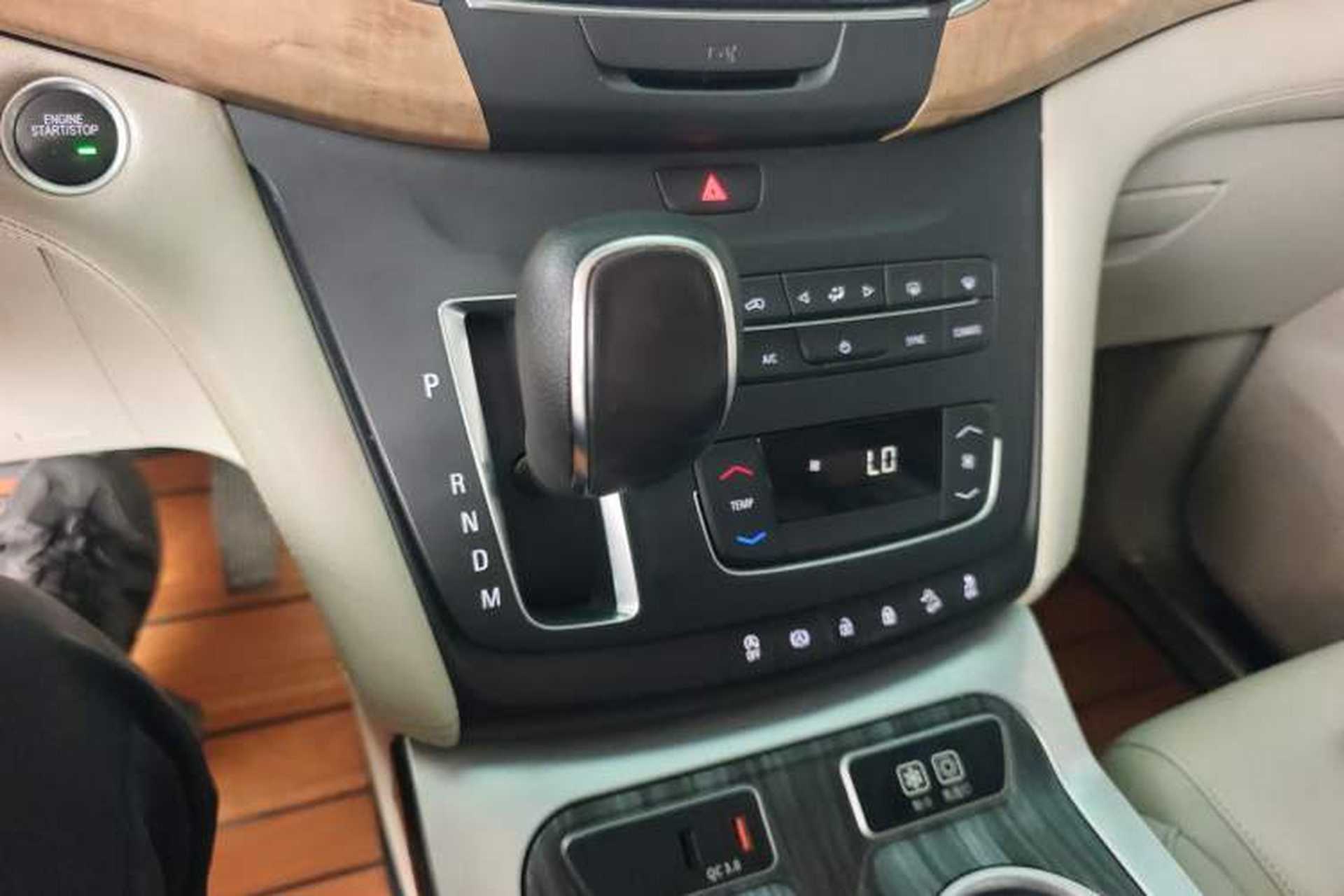Used Buick GL8 2017 ES 28T Comfort Model China V Standard Gear Lever