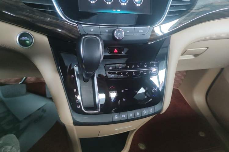 Used Buick GL8 2017 ES 28T Luxury Model China V Standard Gear Lever