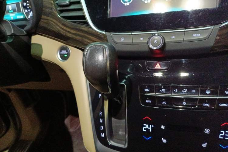 Used Buick GL8 2017 ES 28T Luxury Model China V Standard Gear Lever