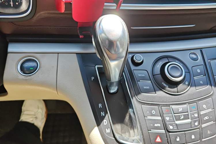 Used Buick GL8 2017 25S Prestige Version China V Standard Gear Lever