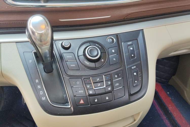Used Buick GL8 2017 25S Prestige Version China V Standard Gear Lever