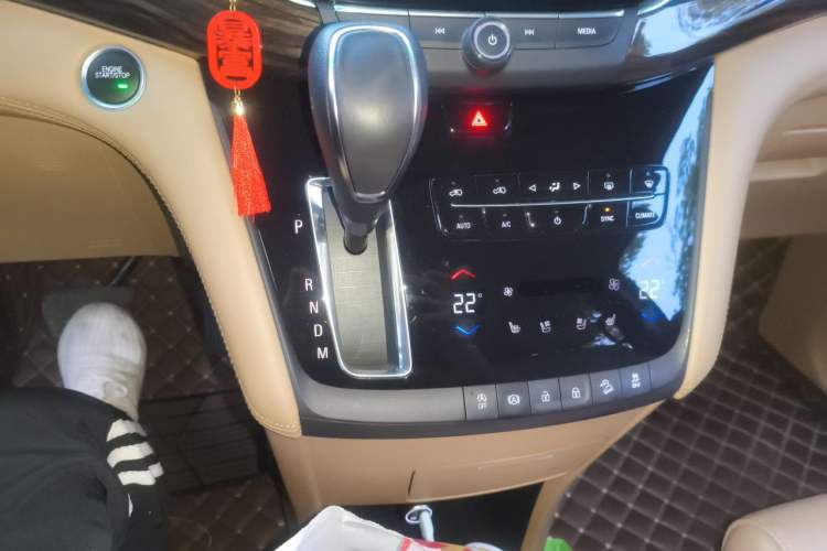 Used Buick GL8 2017 ES 28T Flagship Model China V Standard Gear Lever