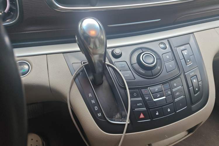 Used Buick GL8 2017 25S Luxury Version China V Standard Gear Lever