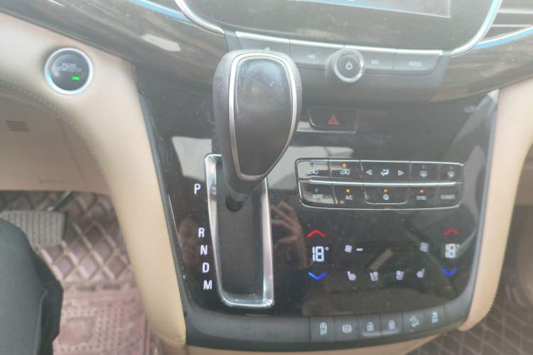 Used Buick GL8 2017 ES 28T Flagship Model China V Standard Gear Lever