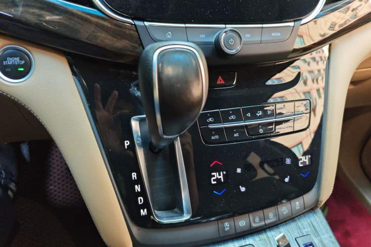 Used Buick GL8 2017 ES 28T Luxury Model China V Standard Gear Lever