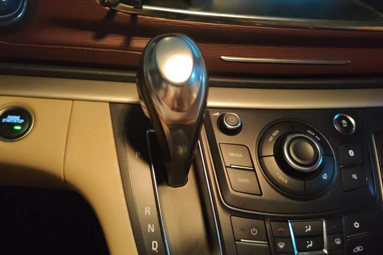 Used Buick GL8 2017 25S Luxury Version China V Standard Gear Lever