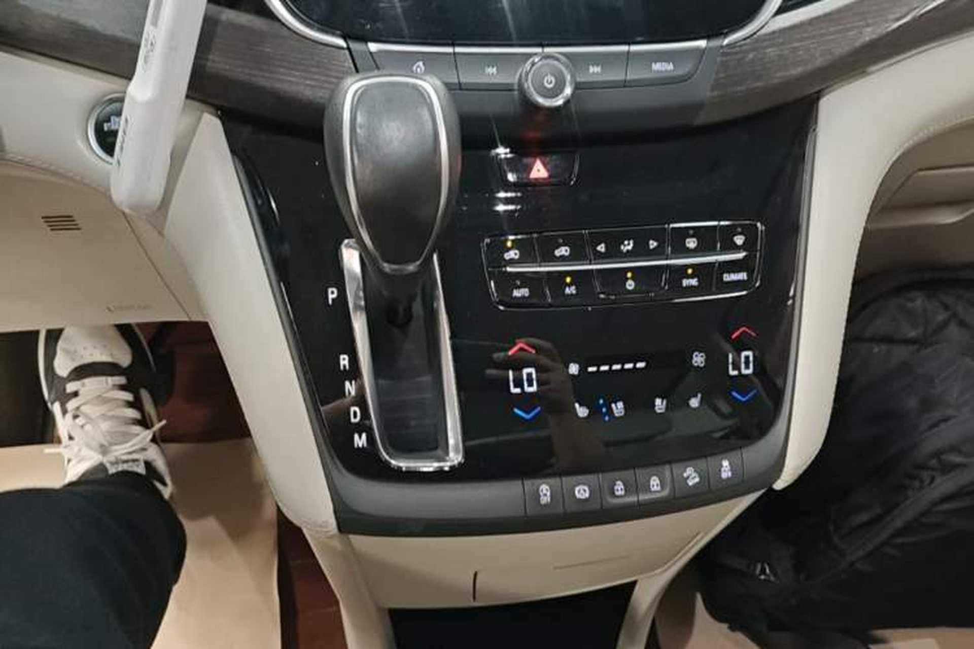 Used Buick GL8 2017 28T Avenir Avia National Emission Standard V Gear Lever