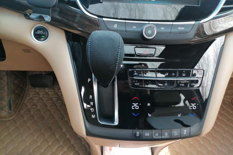 Used Buick GL8 2017 ES 28T Luxury Model China V Standard Gear Lever