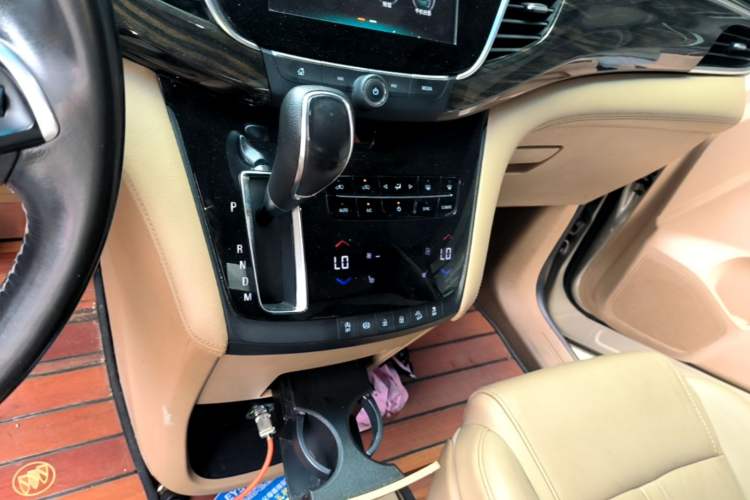 Used Buick GL8 2017 ES 28T Luxury Model China V Standard Gear Lever