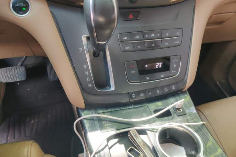 Used Buick GL8 2017 ES 28T Premium Version China V Standard Gear Lever