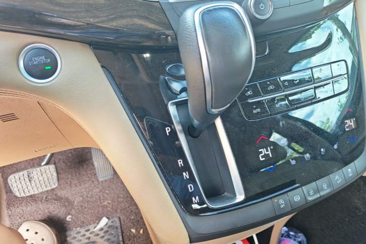 Used Buick GL8 2017 ES 28T Flagship Model China V Standard Gear Lever