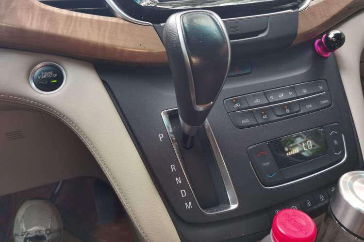 Used Buick GL8 2017 ES 28T Comfort Model China V Standard Gear Lever