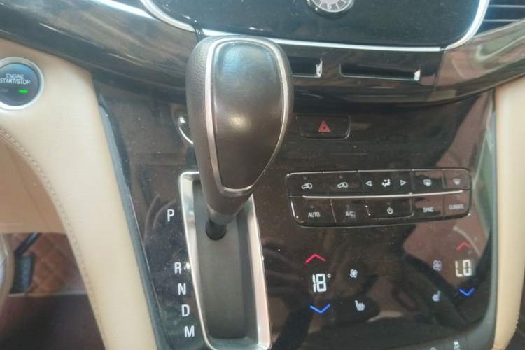 Used Buick GL8 2017 ES 28T Luxury Model China V Standard Gear Lever