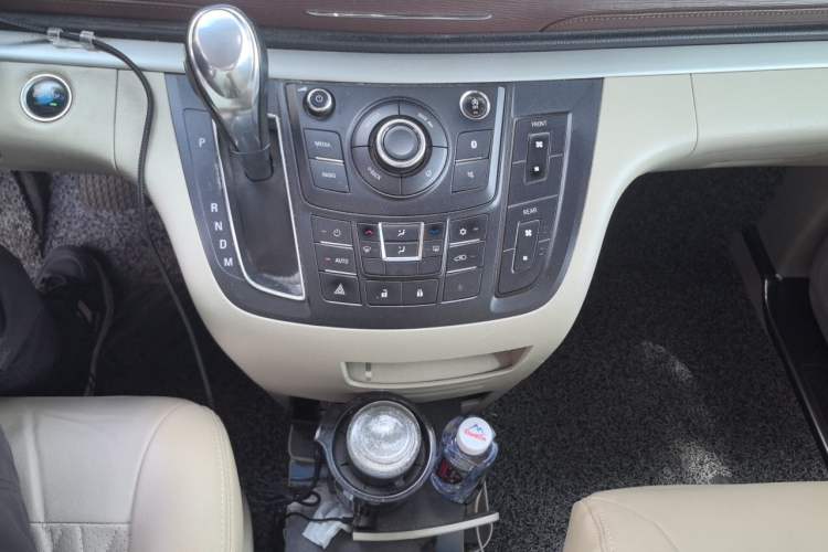 Used Buick GL8 2017 25S Luxury Version China V Standard Gear Lever