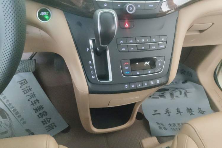Used Buick GL8 2017 ES 28T Premium Version China V Standard Gear Lever
