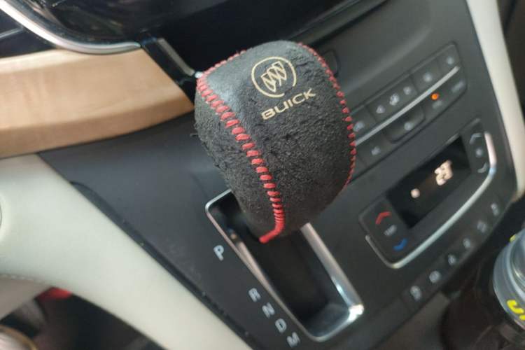 Used Buick GL8 2017 ES 28T Comfort Model China V Standard Gear Lever