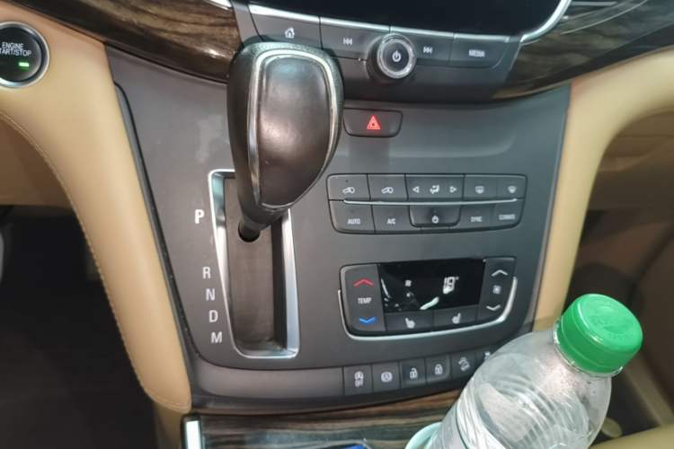 Used Buick GL8 2017 ES 28T Premium Version China V Standard Gear Lever