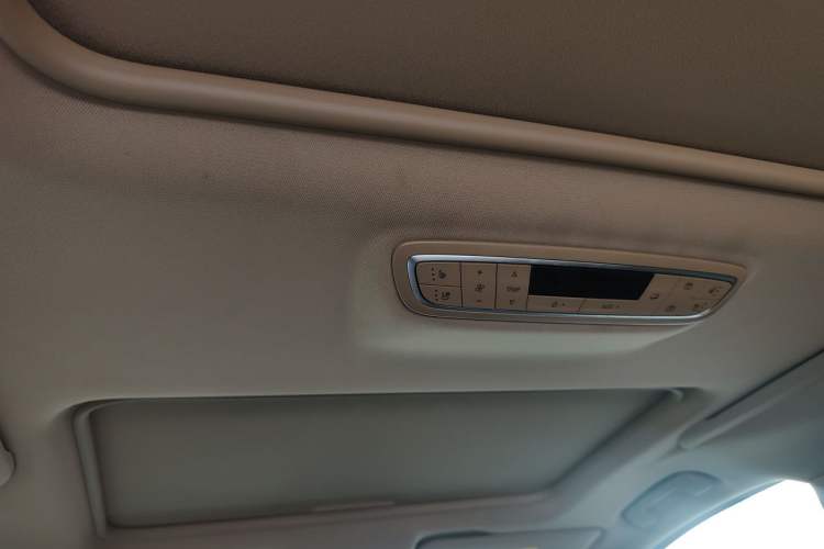Used Buick GL8 2017 ES 28T Flagship Model China V Standard Headliner