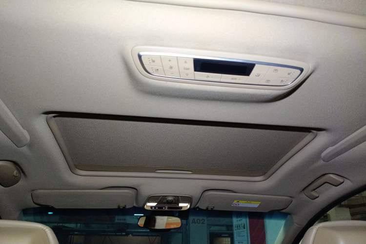 Used Buick GL8 2017 ES 28T Luxury Model China V Standard Headliner