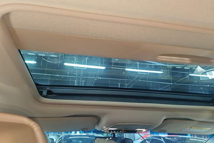Used Buick GL8 2017 ES 28T Premium Version China V Standard Headliner