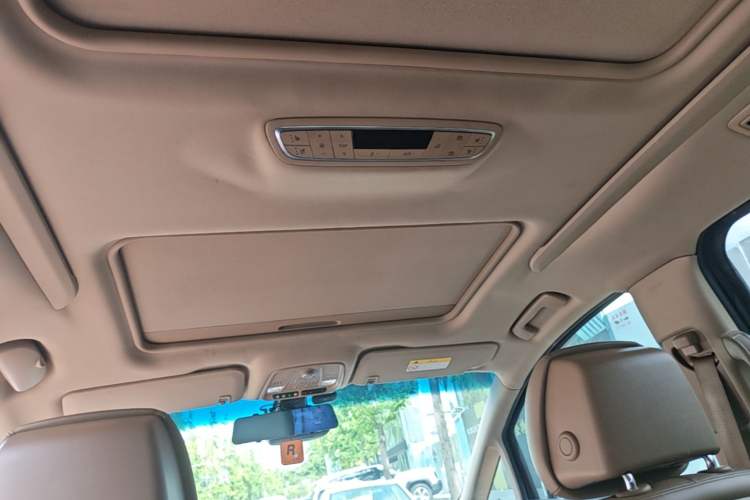 Used Buick GL8 2017 ES 28T Flagship Model China V Standard Headliner