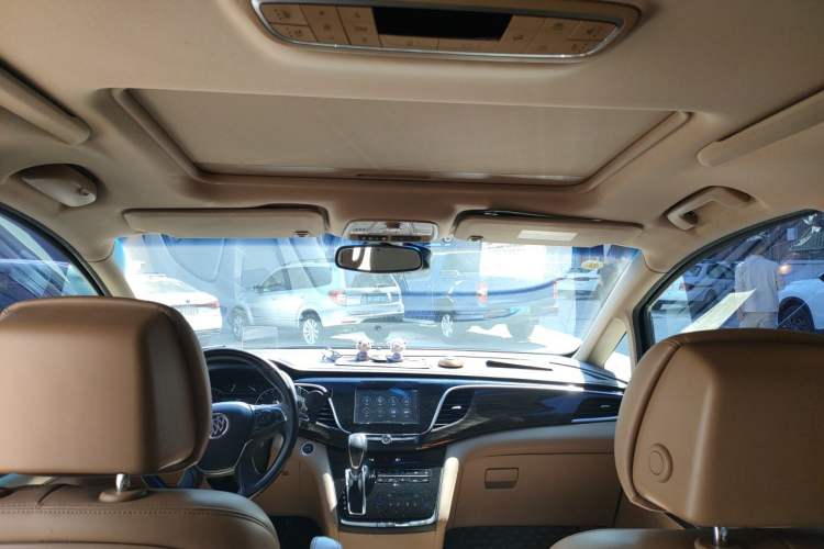 Used Buick GL8 2017 ES 28T Flagship Model China V Standard Headliner