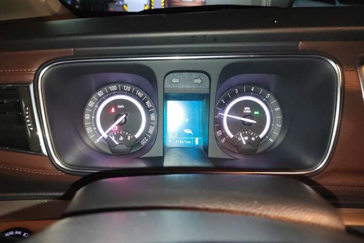 Used Buick GL8 2017 25S Luxury Version China V Standard Instrument Cluster