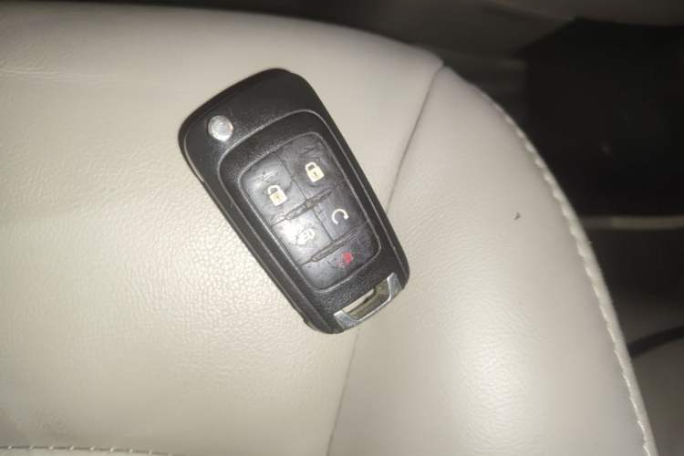 Used Buick GL8 2017 25S Luxury Version China V Standard Interior 1