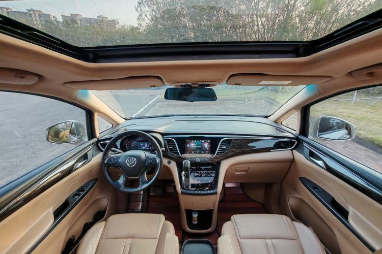 Used Buick GL8 2017 ES 28T Luxury Model China V Standard Interior 1