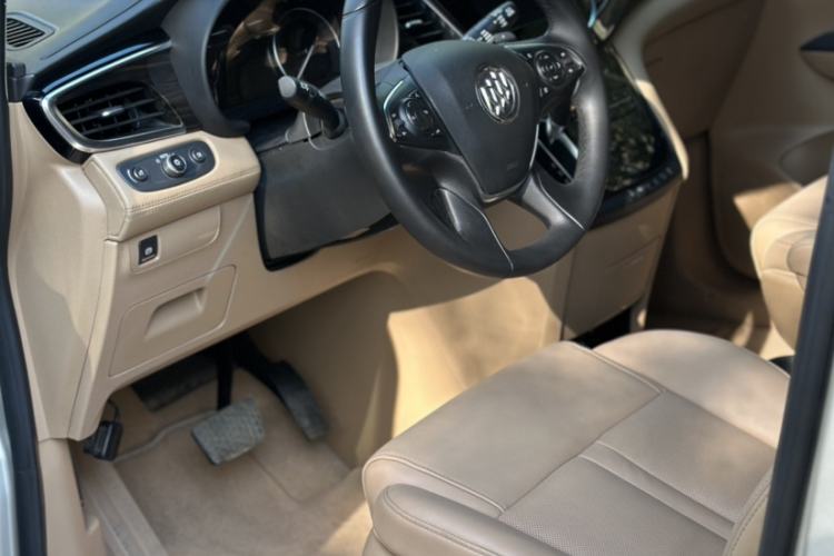 Used Buick GL8 2017 ES 28T Luxury Model China V Standard Interior 1