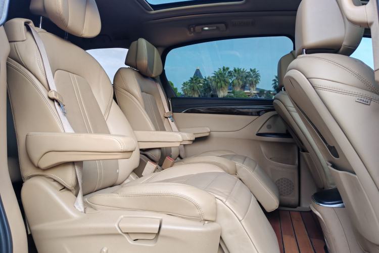Used Buick GL8 2017 ES 28T Luxury Model China V Standard Interior 2