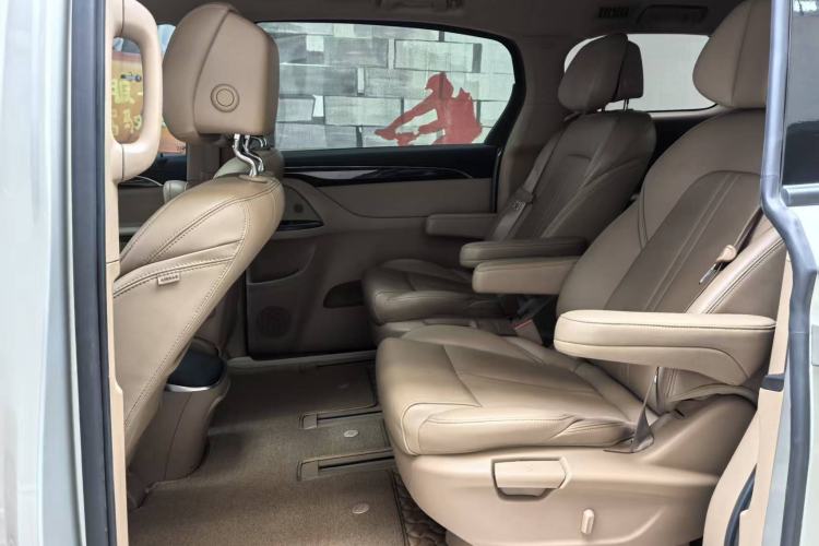 Used Buick GL8 2017 ES 28T Premium Version China V Standard Interior 3