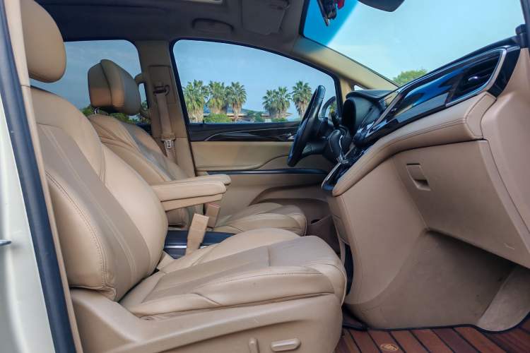 Used Buick GL8 2017 ES 28T Luxury Model China V Standard Interior 3
