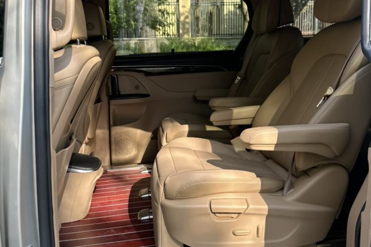 Used Buick GL8 2017 ES 28T Luxury Model China V Standard Interior 3