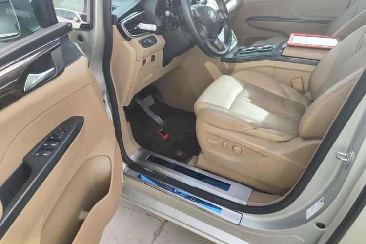 Used Buick GL8 2017 ES 28T Premium Version China V Standard Interior 3