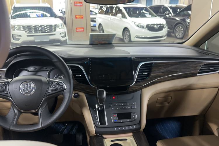 Used Buick GL8 2017 ES 28T Premium Version China V Standard Interior 3