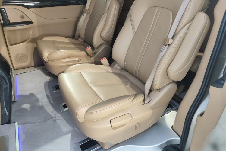 Used Buick GL8 2017 ES 28T Premium Version China V Standard Interior 4